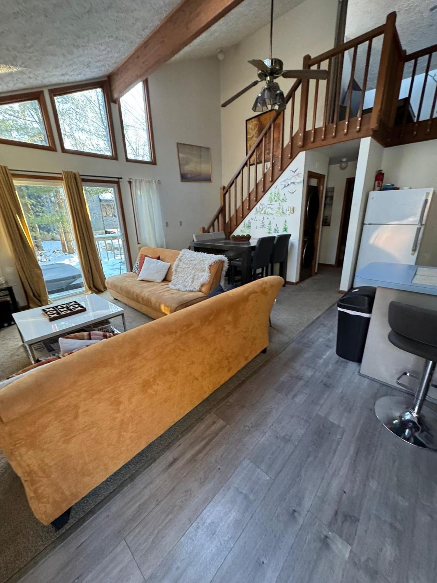Ambiance - King Bed Cabin, Jetted-Tub & Fireplace Tobyhanna Exterior foto